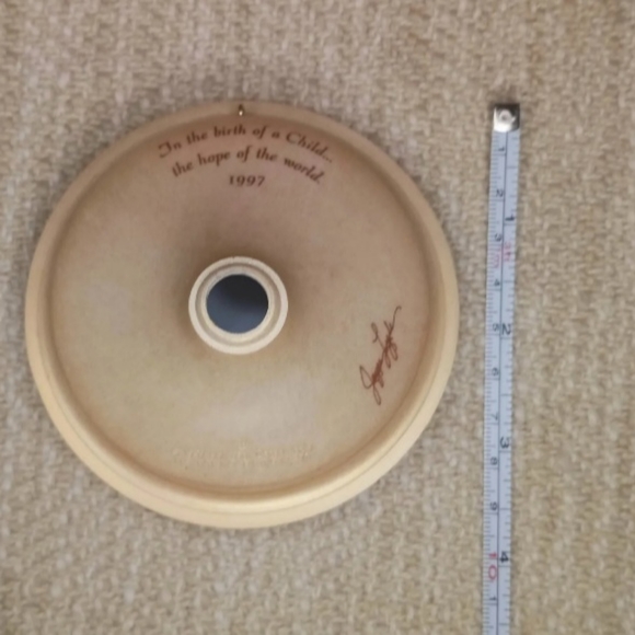 1997 Hallmark Keepsake "Madonna and Child" Magic Light Christmas Ornament - Picture 7 of 8